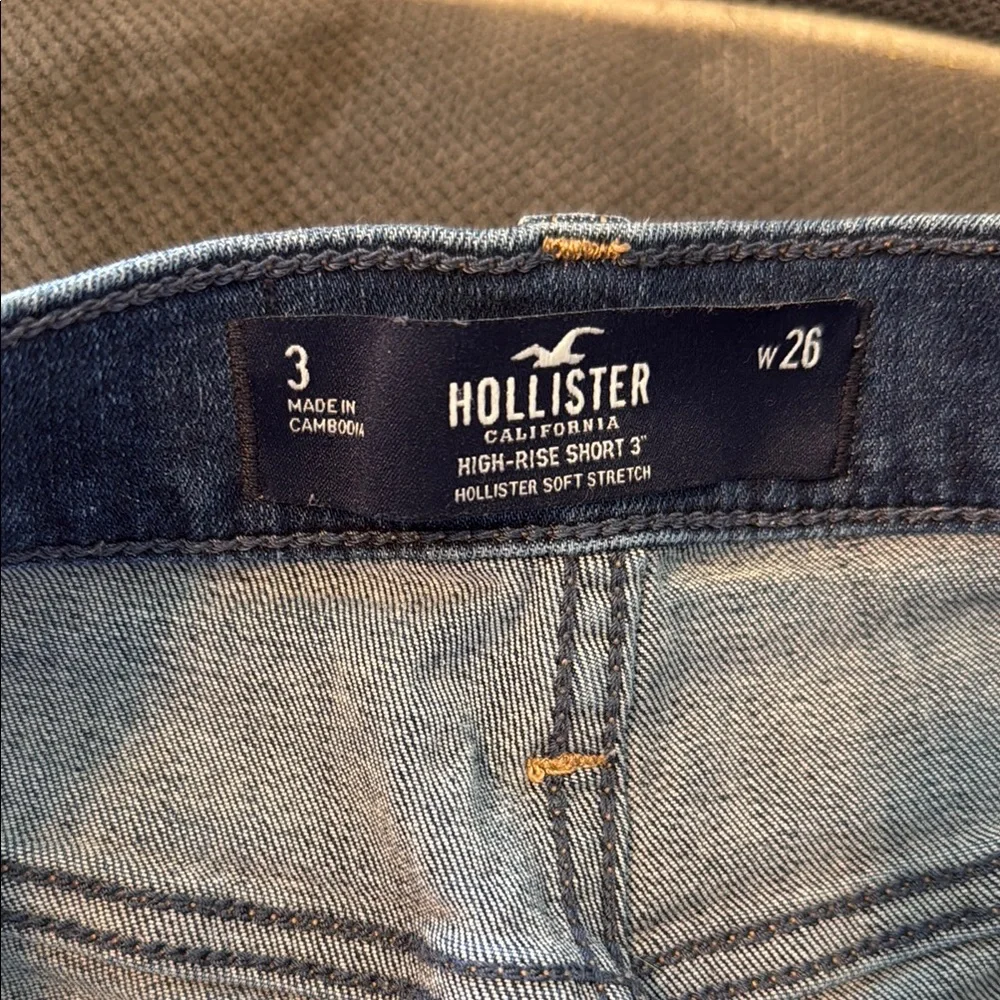 Hollister California High-Rise 3” Blue Jean Shorts Distressed‎